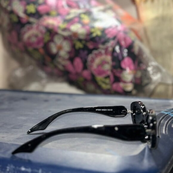 Retro Small Oval Sunglasses - Picture 6 of 10